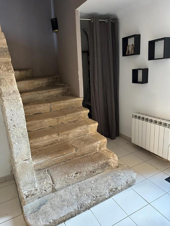 瓦洛涅La Maison Des Lauriers别墅 外观 照片